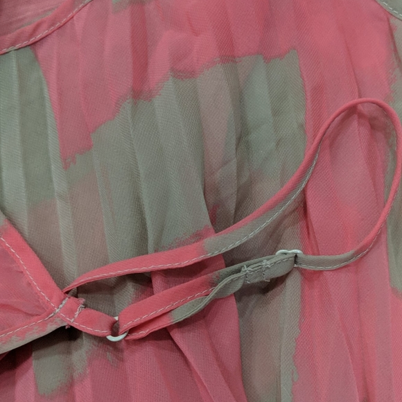 GIFTED BCBG Chevron Top - Picture 3 of 3